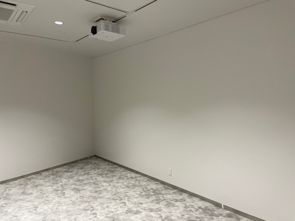 福岡県柳川市　店舗　内部塗装完了サムネイル